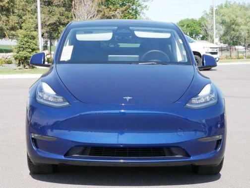 2022 Tesla Model Y Long Range Dual Motor All-Wheel Drive