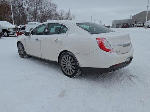 2015 Lincoln MKS Base