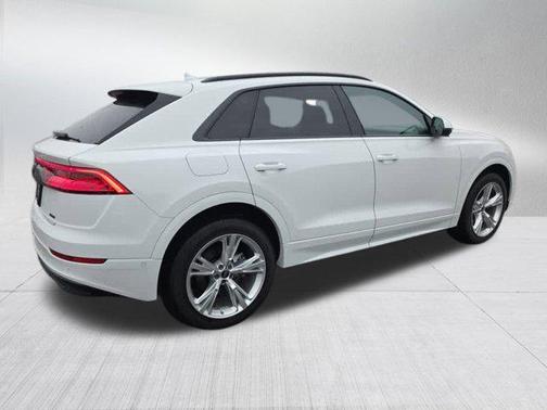 2022 Audi Q8 55 Premium Plus