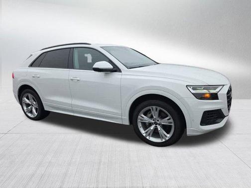 2022 Audi Q8 55 Premium Plus