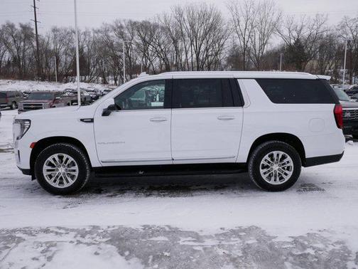 2022 GMC Yukon XL SLT