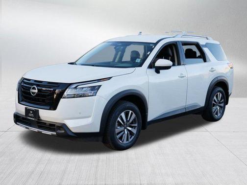 2024 Nissan Pathfinder SL 4WD