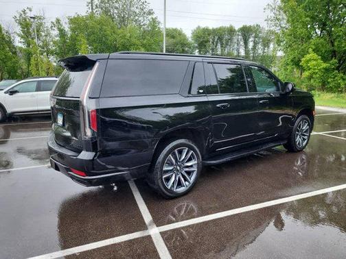2022 Cadillac Escalade ESV Sport