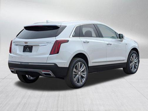 Crystal White Tricoat 2026 Cadillac XT5 Premium Luxury