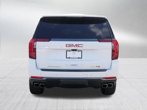 2025 GMC Yukon 4WD AT4