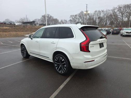 2025 Volvo XC90 B6 Plus 7-Seater