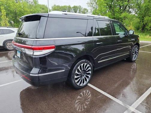 2022 Lincoln Navigator Black Label