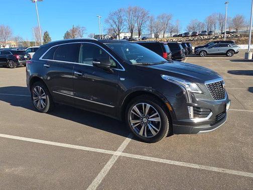 Manhattan Noir Metallic 2020 Cadillac XT5 Premium Luxury