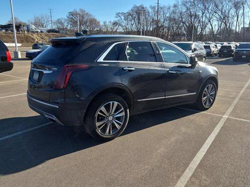 Manhattan Noir Metallic 2020 Cadillac XT5 Premium Luxury