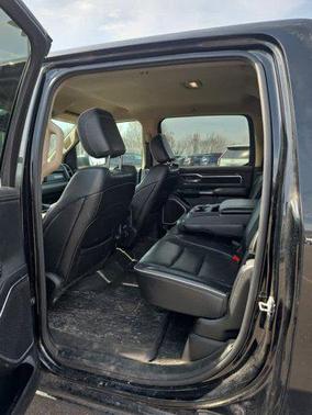 Diamond Black Crystal Pearlcoat 2020 RAM 1500 Laramie