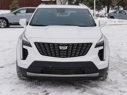 2022 Cadillac XT4 Premium Luxury