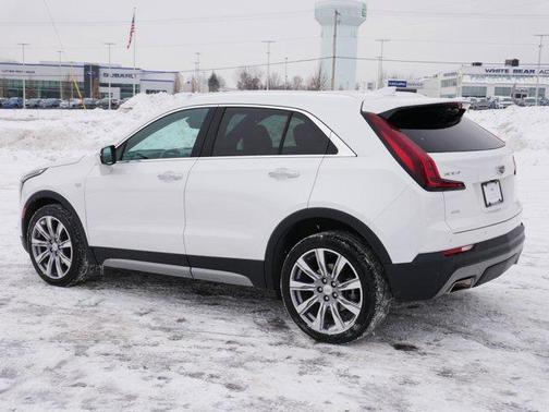2022 Cadillac XT4 Premium Luxury