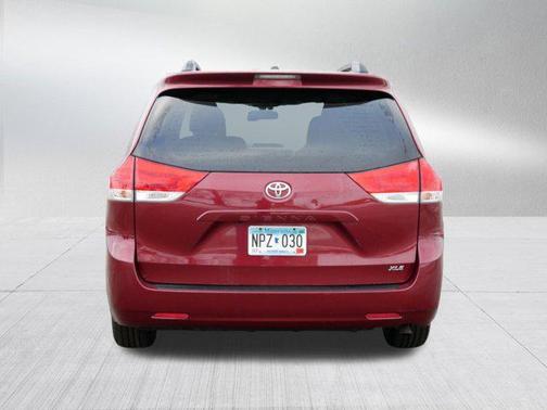 2012 Toyota Sienna XLE