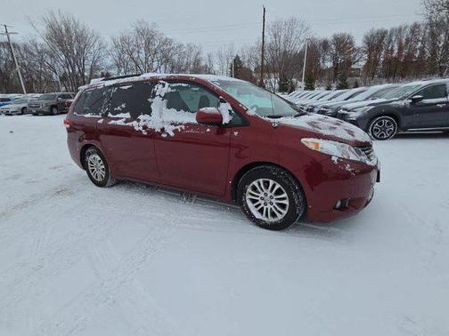 2012 Toyota Sienna XLE