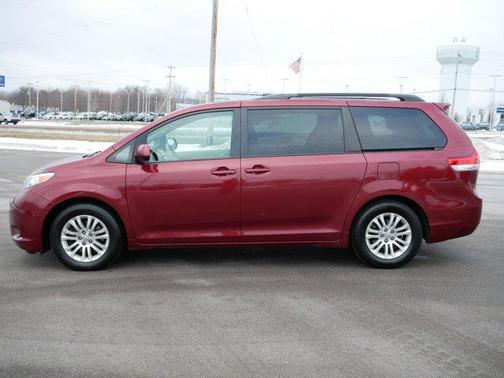 2012 Toyota Sienna XLE