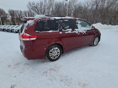 2012 Toyota Sienna XLE
