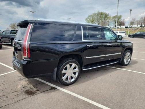 2017 Cadillac Escalade ESV Luxury