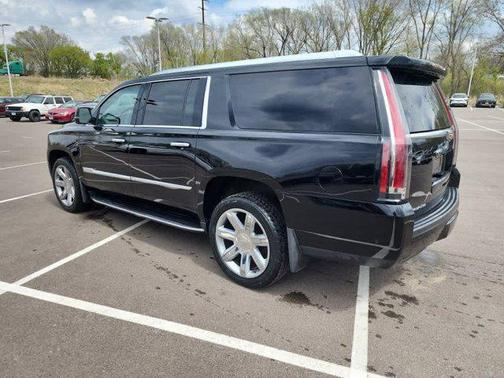 2017 Cadillac Escalade ESV Luxury