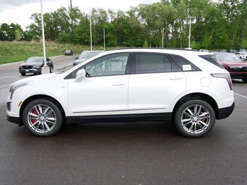 2025 Cadillac XT5 Sport