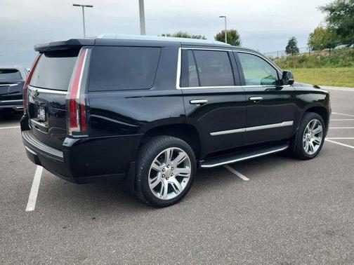 2017 Cadillac Escalade Luxury