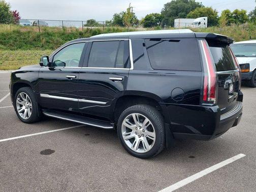 2017 Cadillac Escalade Luxury
