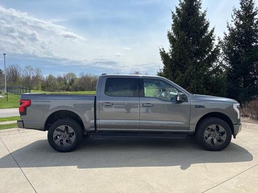 2025 Ford F-150 Lightning LARIAT