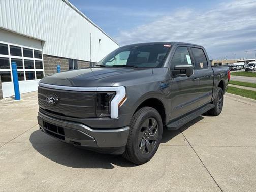 2025 Ford F-150 Lightning LARIAT