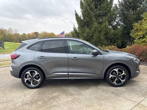 2023 Ford Escape ST-Line Elite