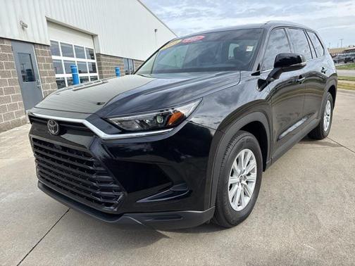 2025 Toyota Highlander LE