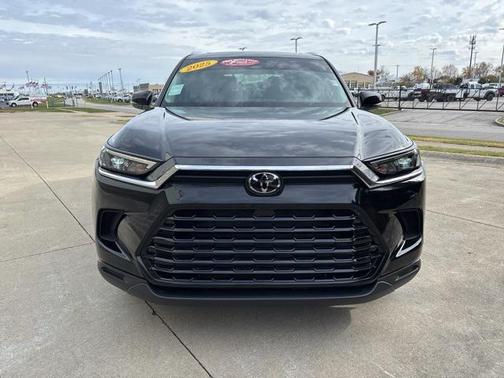 2025 Toyota Highlander LE