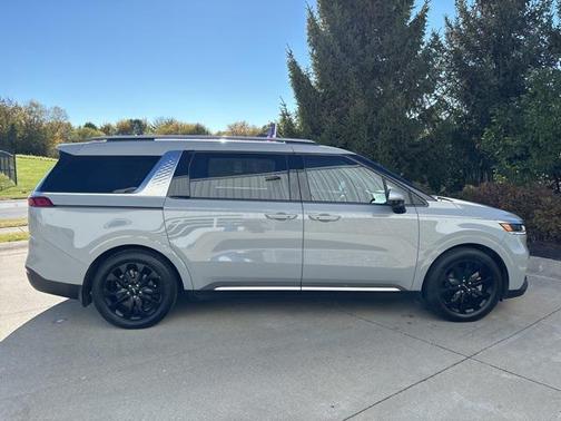 2024 Kia Carnival SX