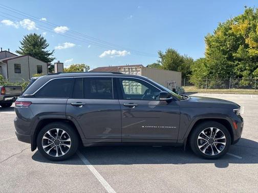 2022 Jeep Grand Cherokee 4xe Overland