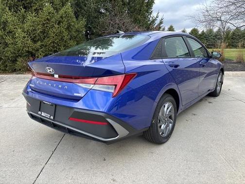 2026 Hyundai ELANTRA HEV Blue