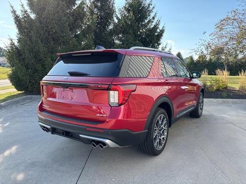 2025 Ford Explorer Platinum