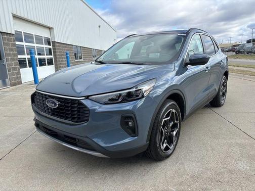 2026 Ford Escape Platinum