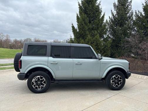 Cactus Gray 2024 Ford Bronco Outer Banks