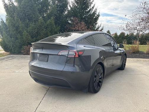 2024 Tesla Model Y Performance Dual Motor All-Wheel Drive