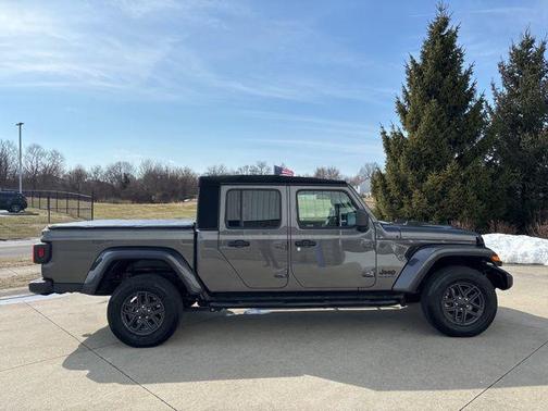 2024 Jeep Gladiator Sport S