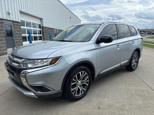 2016 Mitsubishi Outlander ES