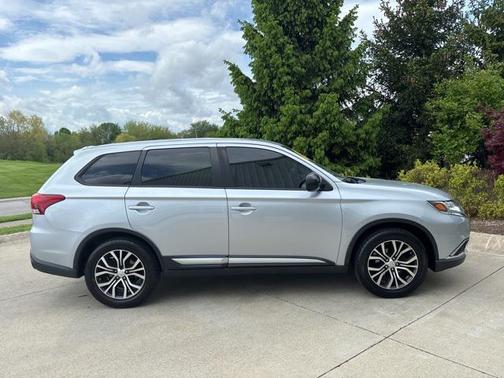 2016 Mitsubishi Outlander ES