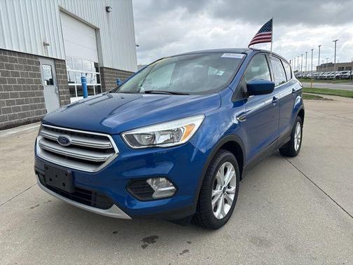 Lightning Blue Metallic 2019 Ford Escape SE