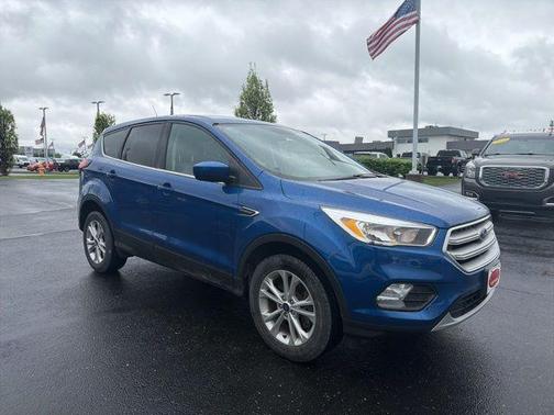 Lightning Blue Metallic 2019 Ford Escape SE