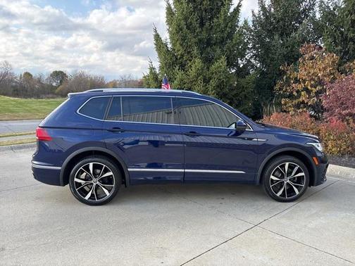2022 Volkswagen Tiguan 2.0T SEL R-Line 4MOTION