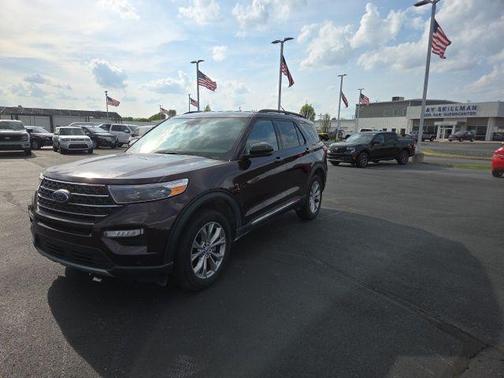 Jewel Red Metallic Tinted Clearcoat 2023 Ford Explorer XLT