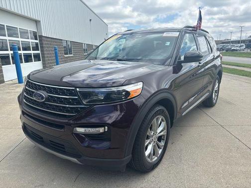 Jewel Red Metallic Tinted Clearcoat 2023 Ford Explorer XLT