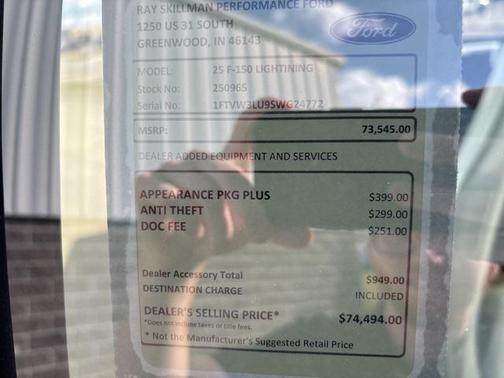 2025 Ford F-150 Lightning Flash