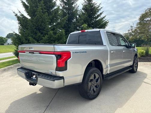 2025 Ford F-150 Lightning LARIAT