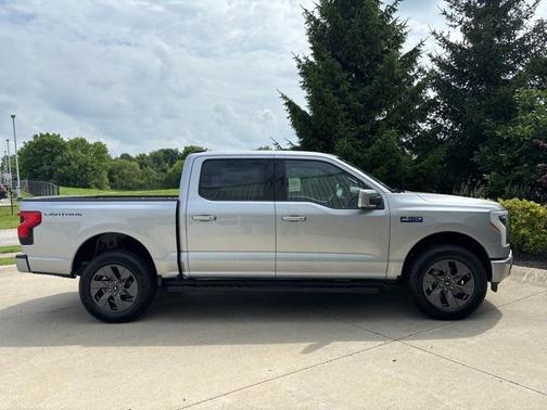 2025 Ford F-150 Lightning LARIAT