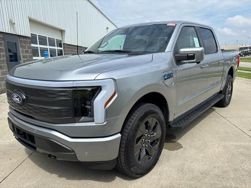 2025 Ford F-150 Lightning LARIAT