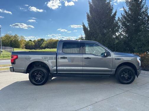 2025 Ford F-150 Lightning XLT